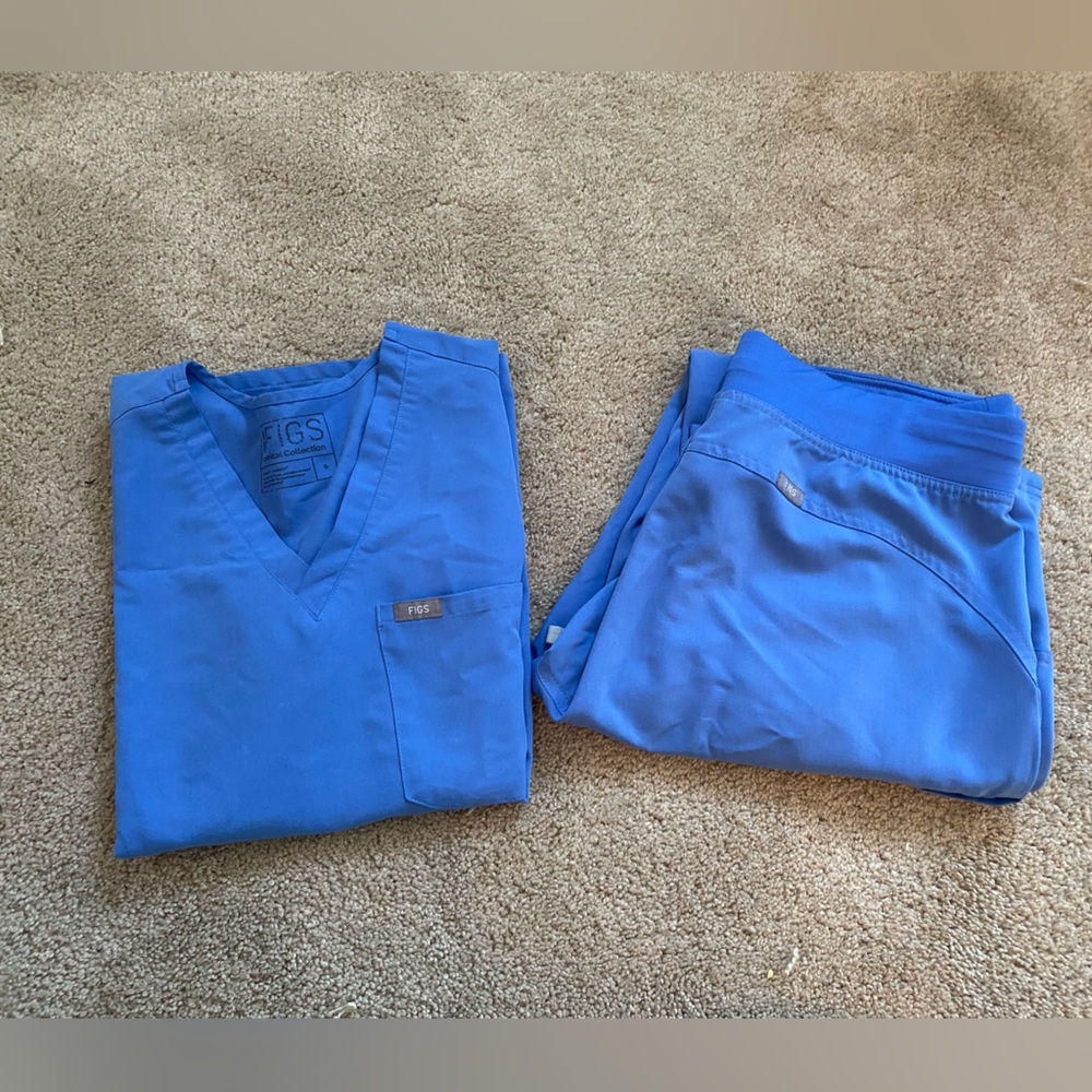 FIGS Scrub Set